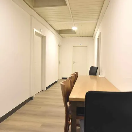 Monteurzimmer Mit Pantry-kueche In Апартаменты Кёльн