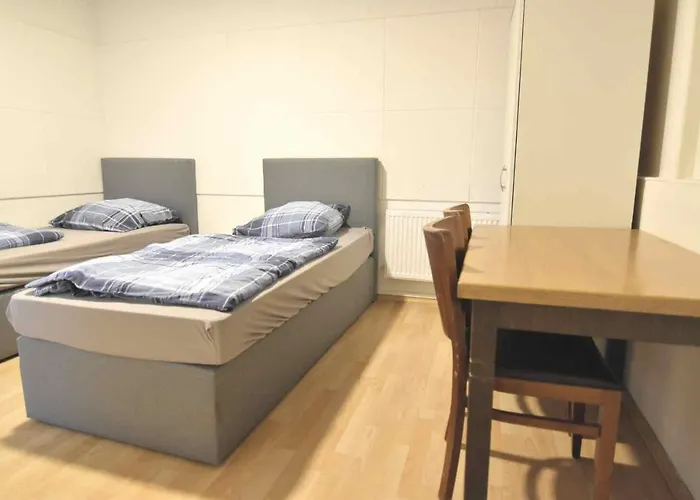 Apartment Monteurzimmer Mit Pantry-küche In Köln