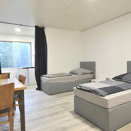 Monteurzimmer Mit Pantry-kueche In דירה קלן