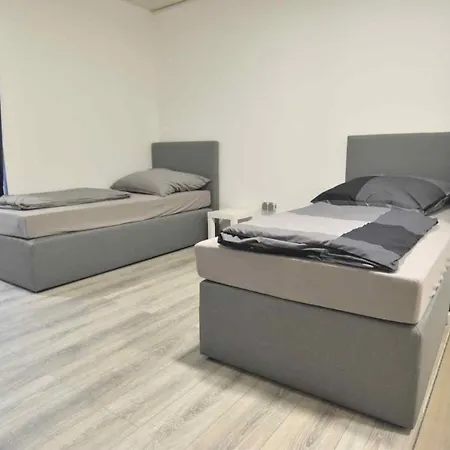 Monteurzimmer Mit Pantry-kueche In *